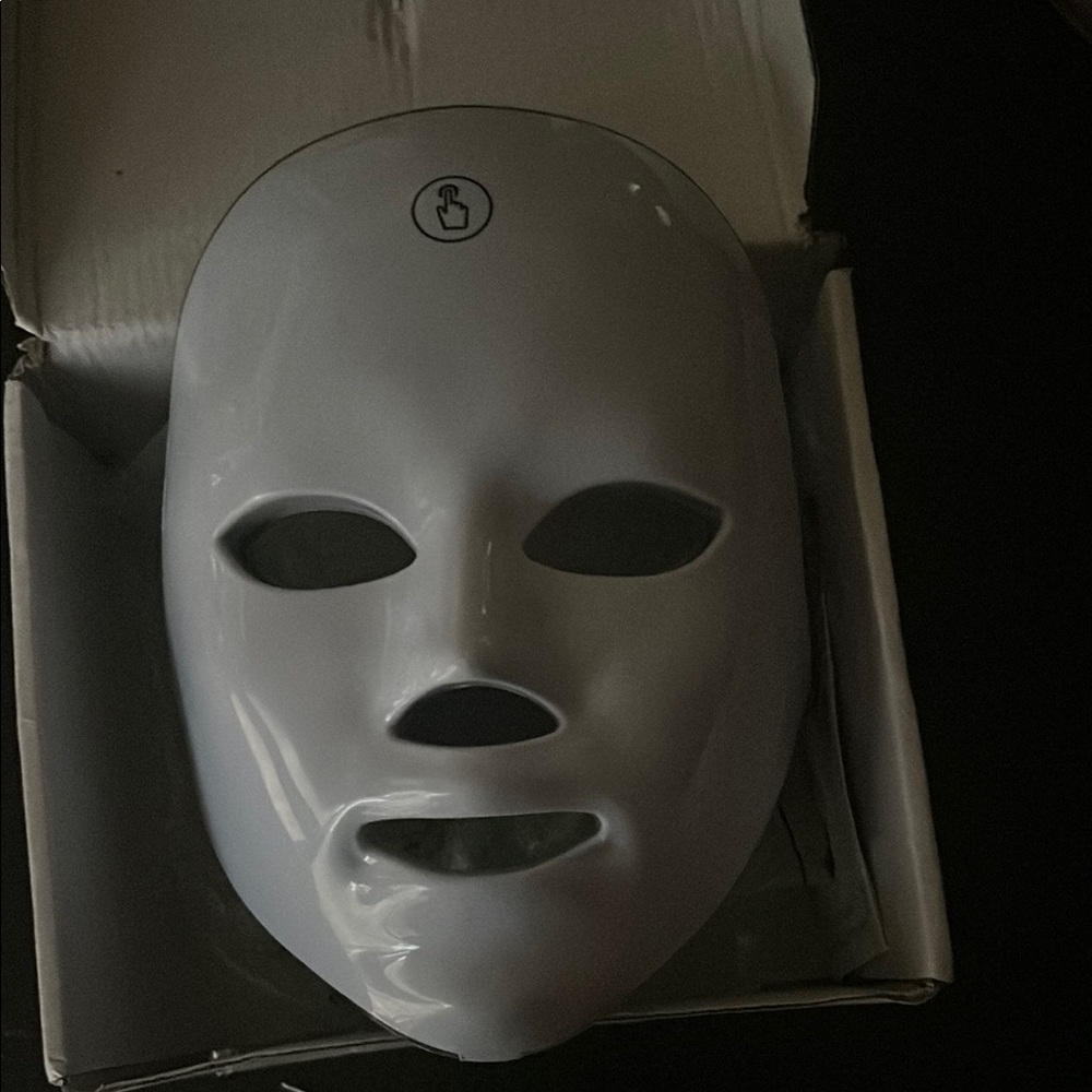 White LED Light Therapy Mask for Acne and Blemish Skincare